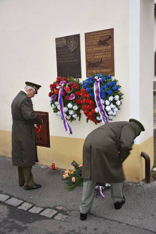 Vzpomínku na válečné veterány uctili také ve Slaném.