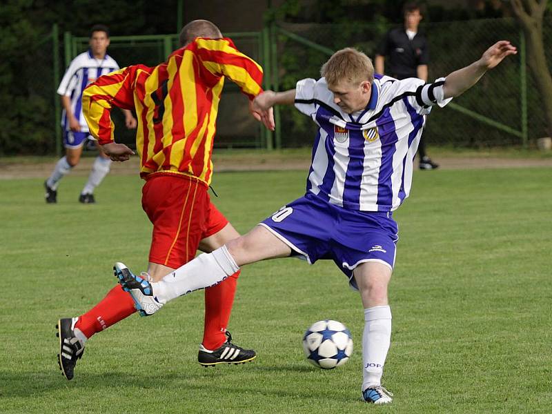 Brankové hody v Lidicích. Ofenzívy zvítězily na obranami. // Sokol Lidice – Králův Dvůr B 5:10 , utkání I.B stč. kraj, tř. 2010/11, hráno 4.6.2011