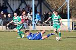 Velvary (v modrém) mají první jarní výhru, doma porazily Bohemians B 1:0.