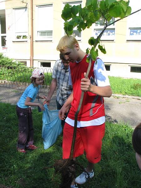 Den Země oslavili také žáci ze Základní školy Pchery