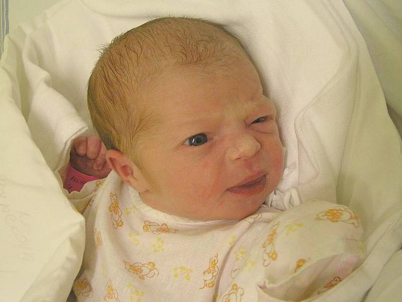 Anna Poláčková, Kladno, 8.9.2009, váha 3 kg, míra 48 cm, rodiče  Eva a Petr  Poláčkovi (porodnice Slaný)