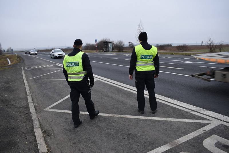 Policisté obestavěli hranice Kladenska, lidé nařízení vesměs dodržují.