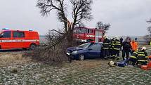 U Pcher na Kladensku havarovalo osobní auto.