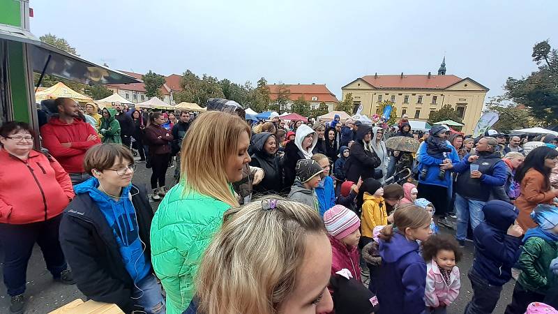 Masarykovo náměstí ve Slaném provoněl 4. ročník Food festivalu s podtitulem Slaný na talíři.