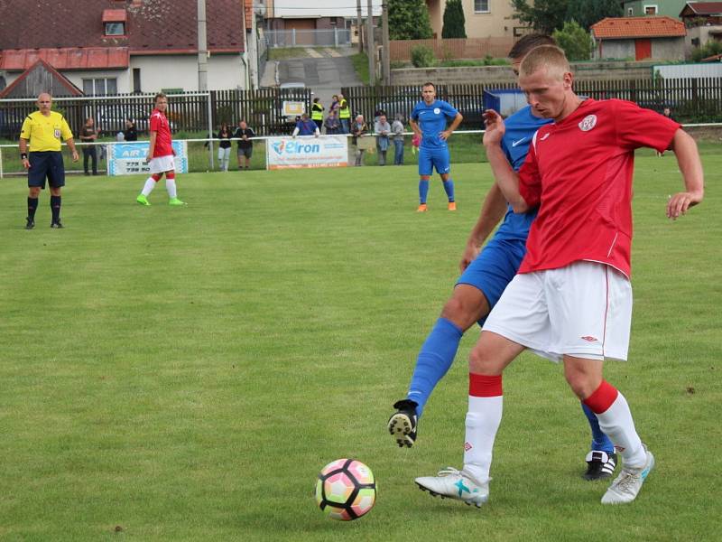 Tuchlovický Milan Pudil jako první v přeboru zastavil střelce Štěpána Kacafírka