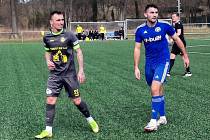 Ondřej Žežulka (v modrém) potvrdil proti Přešticím pověst střelce a dal jeden ze dvou gólů velvarského týmu.
