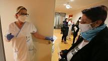 Očkování proti covid-19 vakcínou firmy Pfizer v Oblastní nemocnici Kladno.