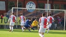 Třetiligový Slovan Velvary přivítal v rámci MOL Cupu mistrovskou Slavii Praha.