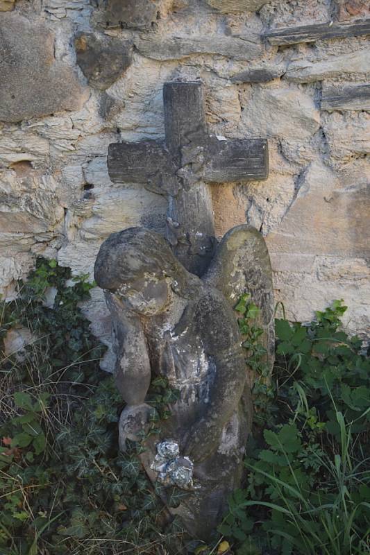 Kostel sv. Mikuláše ve Vrapicích je obestřen tajemstvím.