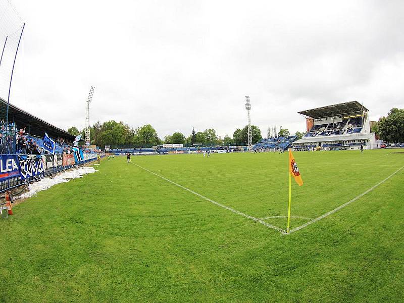 Kladenský stadion Františka Kloze od podzimu uvidí opět jen druhou ligu. / SK Kladno - FC Slovan Liberec  1:2 (0:0) , utkání 30.k. Gambrinus liga 2009/10, hráno 15.5 .2010