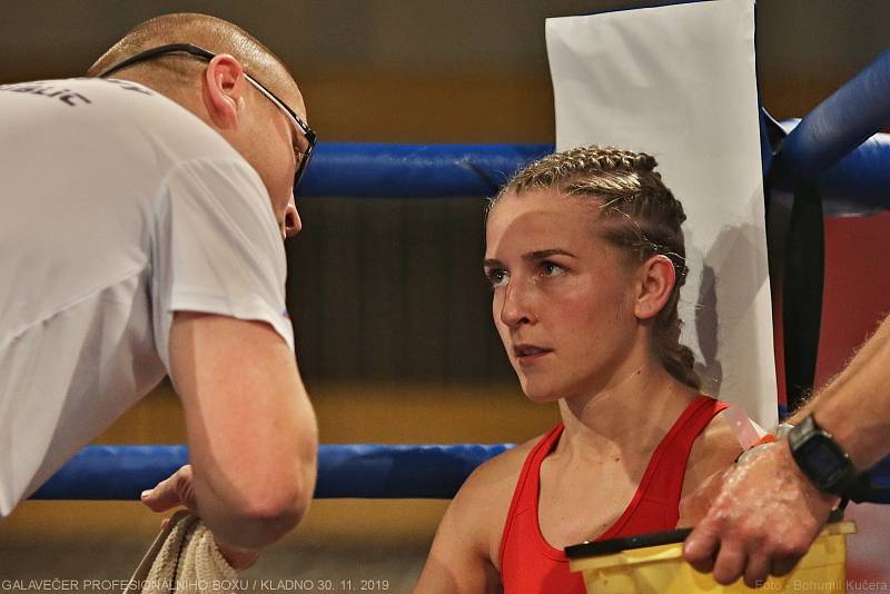 Fabiána Bytyqi vs Anna Arrazola // Galavečer profesionálního boxu BOXING LIVE / Kladno 30. 11. 2019