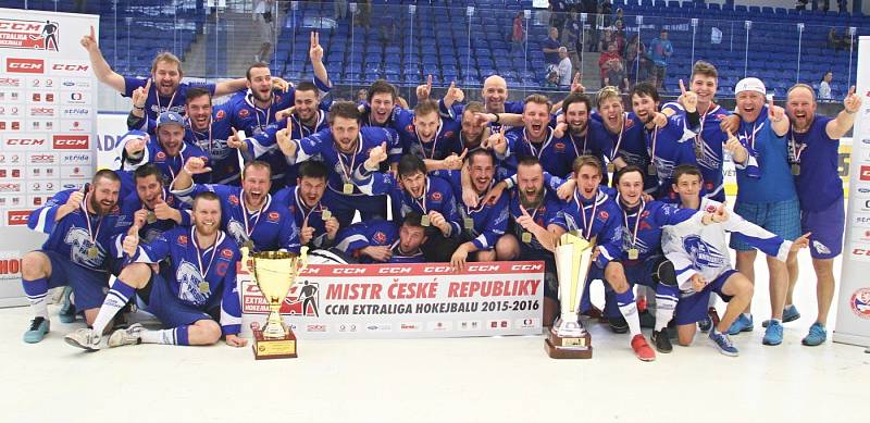 Mistři hokejbalové CCM extraligy ročníku 2015/16, tým HBC Autosklo H.A.K. Pardubice