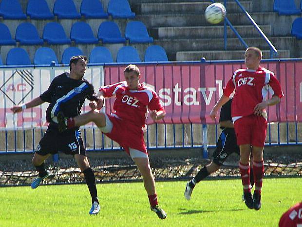 SK Kladno - Letohrad 1:1, vlevo Zdeněk Rada