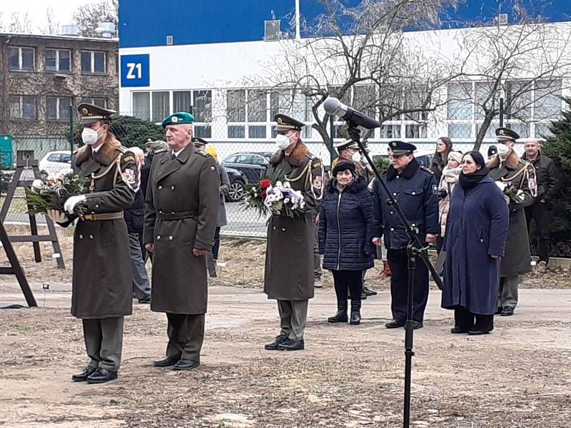 Lidičtí a členové kladenské obce legionářské se poklonili památce výsadkářů operace Silver A.