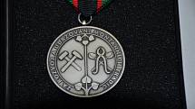 Na Mayrovce uctili svatou Barborku a předali medaili za udržování hornických tradic.