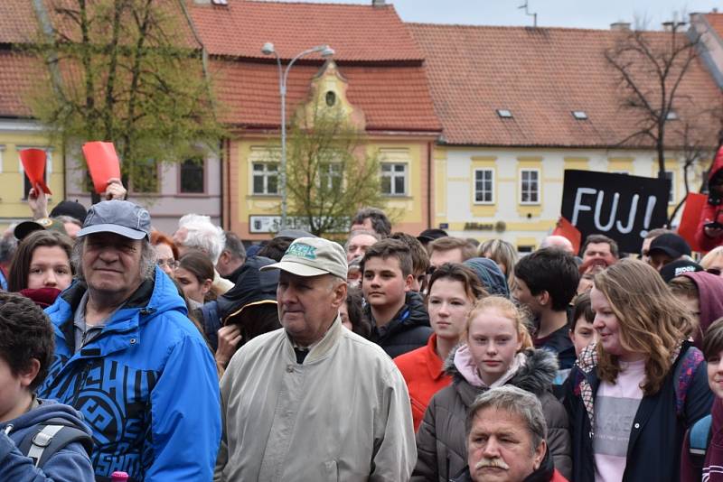 Návštěva prezidenta Miloše Zemana ve Slaném na náměstí.