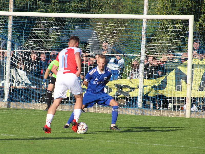 Třetiligový Slovan Velvary přivítal v rámci MOL Cupu mistrovskou Slavii Praha.