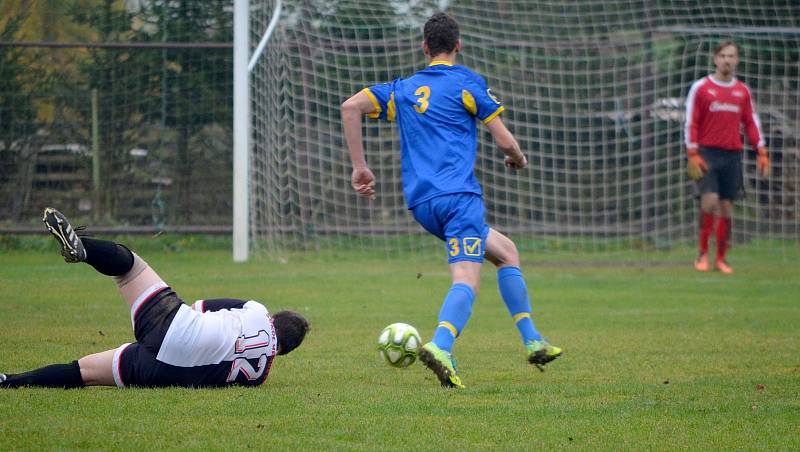 Z archivu: Fotbalisté Chudenic (ze dvou zápasů proti Hradešicím) porazili o víkendu rezervu Mochtína 3:2.