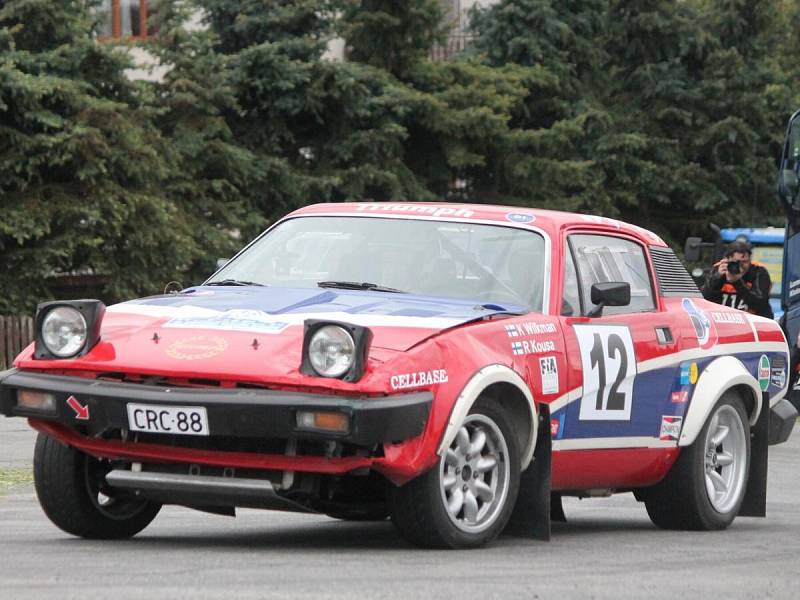 První rychlostní zkouškou 23. Historic Vltava Rallye byl tradičně Klatovský okruh.