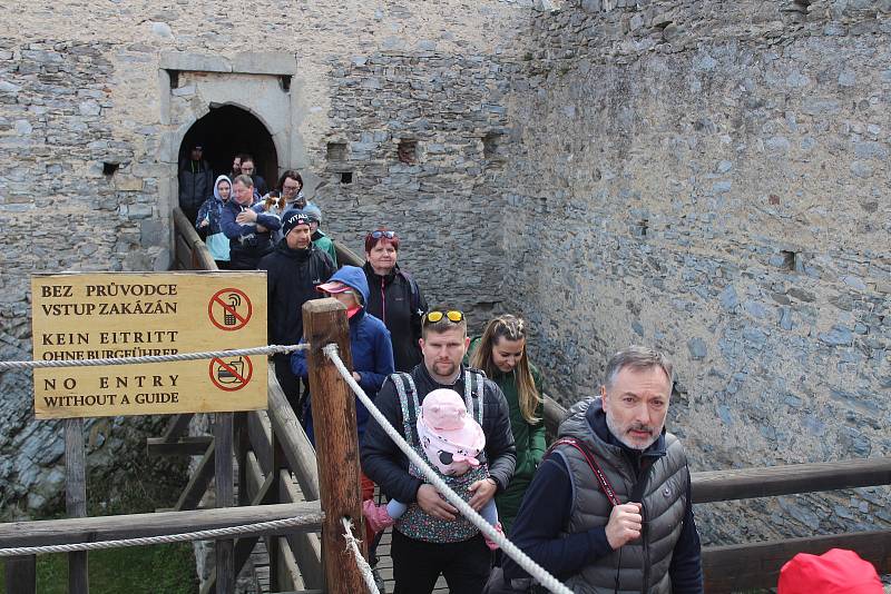 Velikonoce na hradě Kašperk a trhy na náměstí v Kašperských Horách.