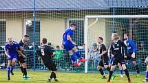 Fotbalisté TJ Měcholupy (na archivním snímku hráči v černých dresech ze zápasu letošní sezony proti SK Bolešiny) porazili oslabené Kasejovice 4:1.