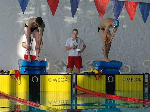 Mladí záchranáři z Klatov na  Grand Prix Moravie 2011 v Brně. 