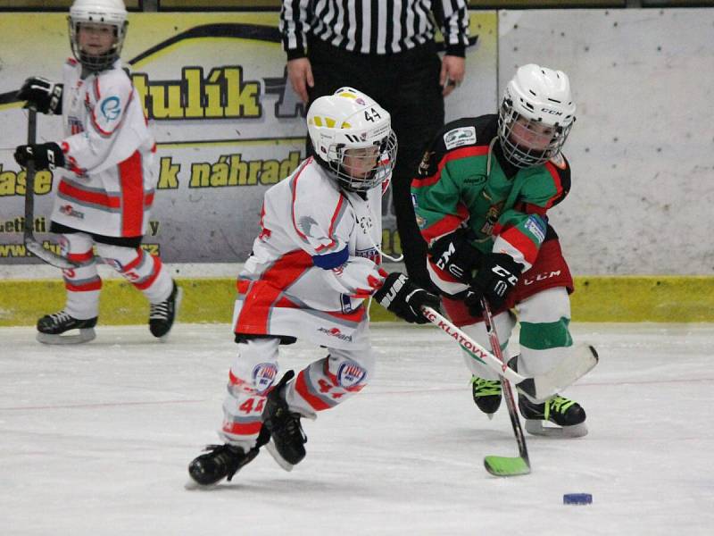 Minihokej 2. třídy 2016/2017: HC Klatovy (bílé dresy) - HC Domažlice 6:5