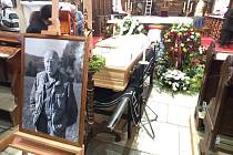 Pohřeb Emila Kintzla v Kašperských Horách.