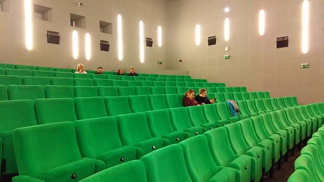 Kino v Sušici omezilo kapacitu návštěvníků na 95 osob a promítá dál.
