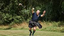 Skotské hry ve Strážově na Klatovsku. Soutěžilo se v individuálních těžkoatletických disciplínách, při nichž museli být soutěžící oblečeni do skotského kiltu. Soutěžící se utkali v hodu kládou, vrhu kamenem, hodu závažím či skotským kladivem.