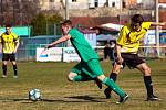 Fotbalisté TJ Pfeifer Chanovice (na archivním snímku hráči v zelených dresech) remizovali ve 22. kole I. B třídy s Blovicemi 1:1. Na penalty vyhráli hosté.