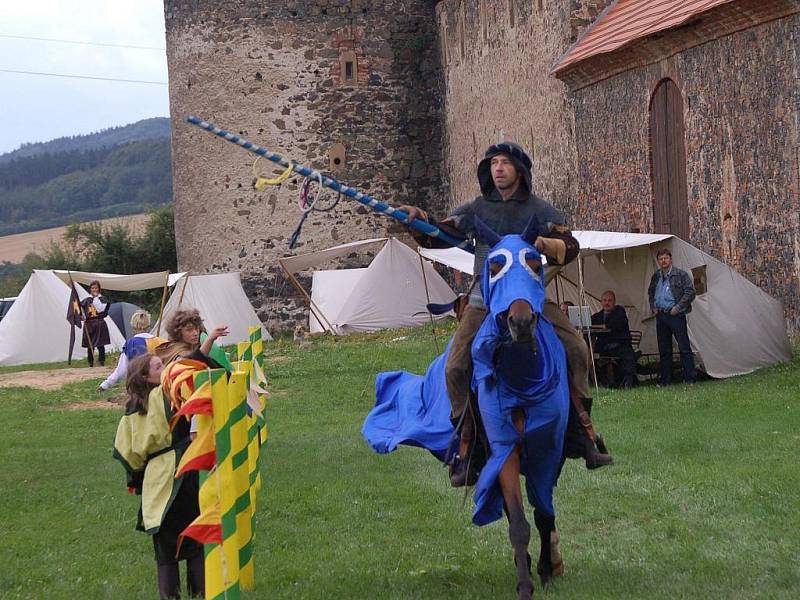 O víkendu se ve Švihově konaly středověké Půtky švihovské.