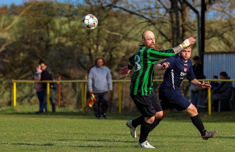 15. kolo OPM: TJ Nezamyslice (modří) - Kašperské Hory 2:2 (3:4 PK).