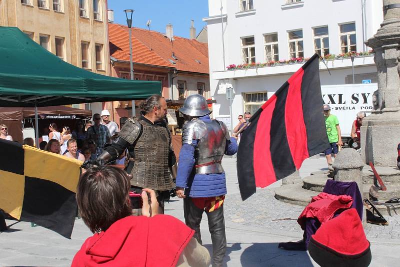 Na horažďovickém náměstí se na Slavnostech kaše sešly davy lidí