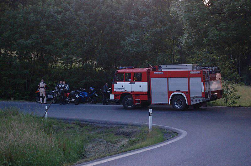 V pátek v podvečer havaroval občan SRN nad obcí Hořákov ve směru na Čachrov. Po stabilizování stavu ho záchranná služba transporotvala vrtulníkem do nemocnice.