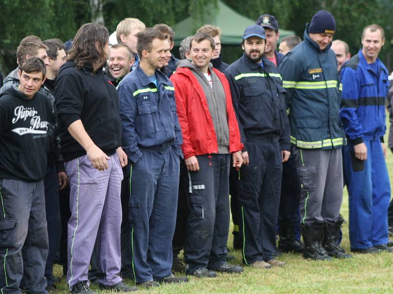 Okresní soutěž hasičů v Čejkovech.