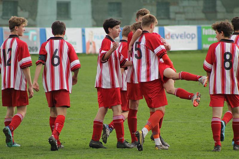 DIVIZE U17: Klatovy (červení) vs. Vejprnice (modří).