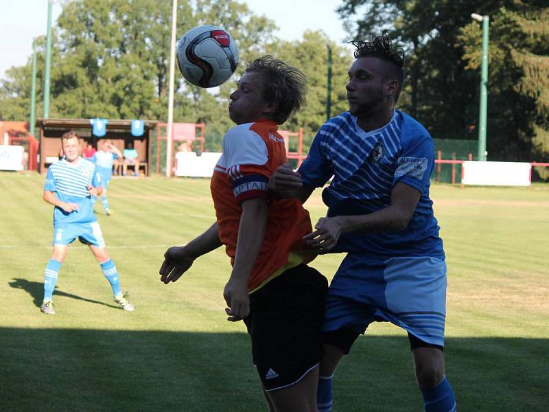 1. B třída 2016/2017: Chanovice (oranžové dresy) - Měčín 1:0