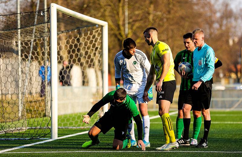 17. kolo FORTUNA divize A: FC Rokycany (zelení) - Přeštice 2:3.