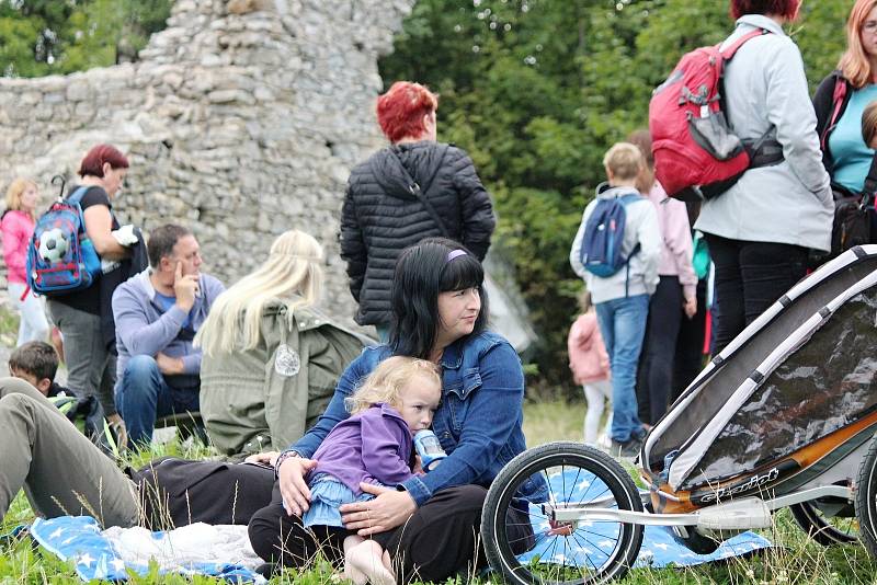 Koncert Marka Ztraceného za čistou Šumavu na Kašperku.