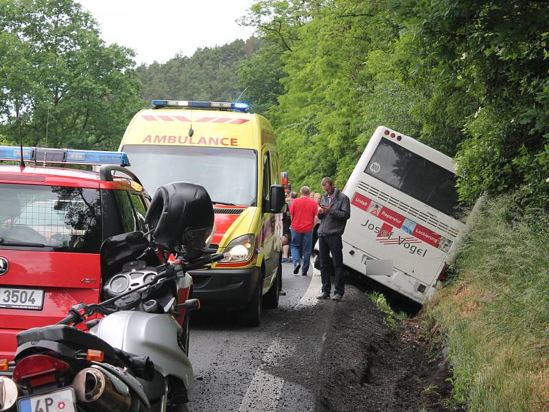 Nehoda autobusu u Kokšína.