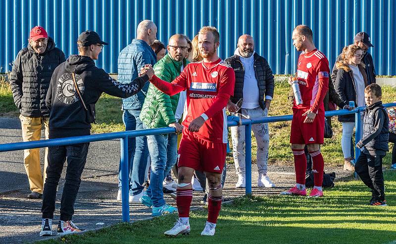 Fotbalisté divizních Klatov remizovali v 11. kole soutěže na hřišti Soběslavi 2:2, i když po prvním poločase vedli o dvě branky.