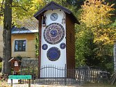 První šumavský orloj v Hojsově Stráži.