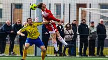 FORTUNA divize A (17. kolo): SK Petřín Plzeň - SENCO Doubravka (žlutí) 0:3.