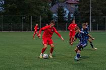 Krajský přebor, 13. kolo: TJ Slavoj Mýto - FK Okula Nýrsko (na snímku fotbalisté v červených dresech) 1:2 (1:0).