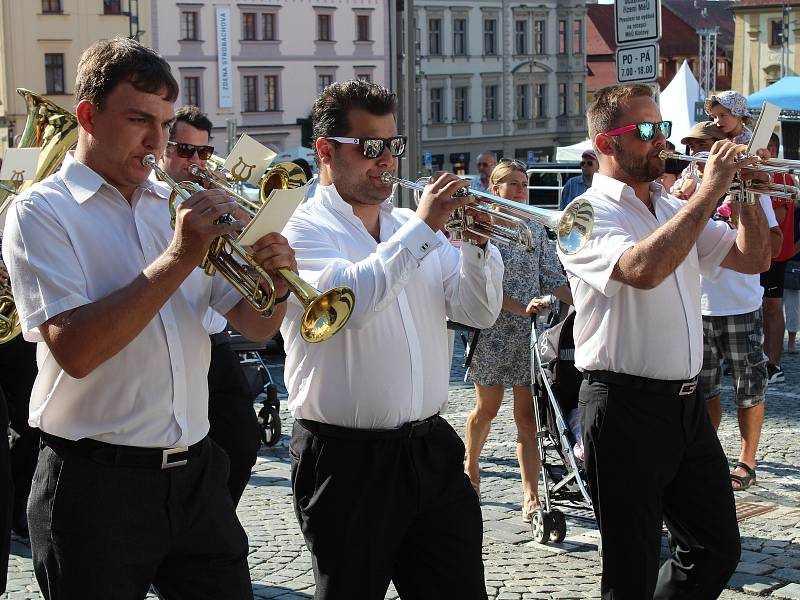 Zahájení klatovské pouti a průvod spolků 2017