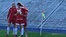 11. kolo divize: Petřín Plzeň (červení) - FC Rokycany 4:0.