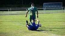 Fotbalisté TJ Sušice (na archivním snímku hráči v modrých dresech) deklasovali na domácím trávníku Bělou nad Radbuzou 6:2.