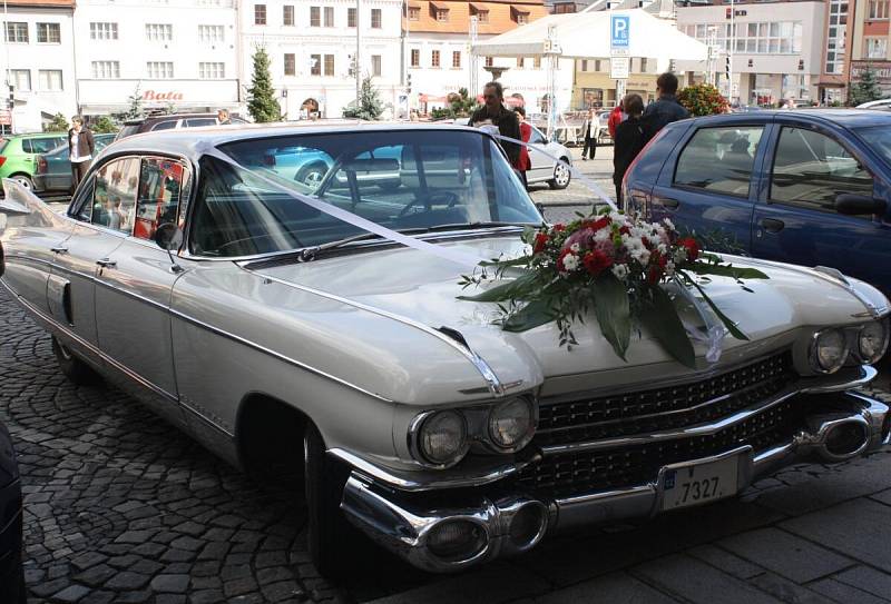 Hasičská a motorkářská svatba v Klatovech