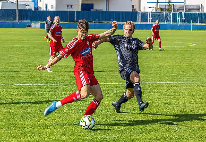 26. kolo divize A: SK Klatovy 1898 (červení) - Soběslav 0:2.